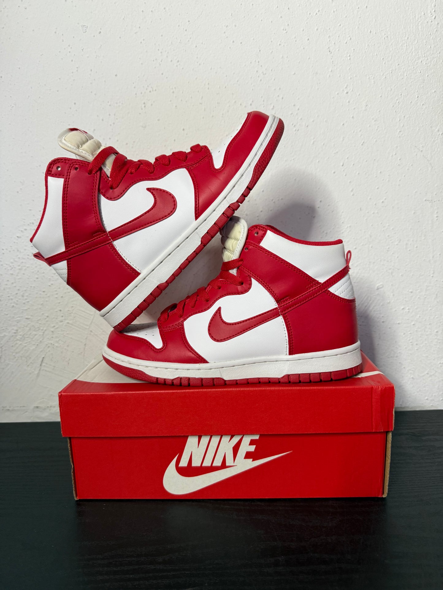 DUNK HIGH CHAMPIONSHIP RED (USED)
