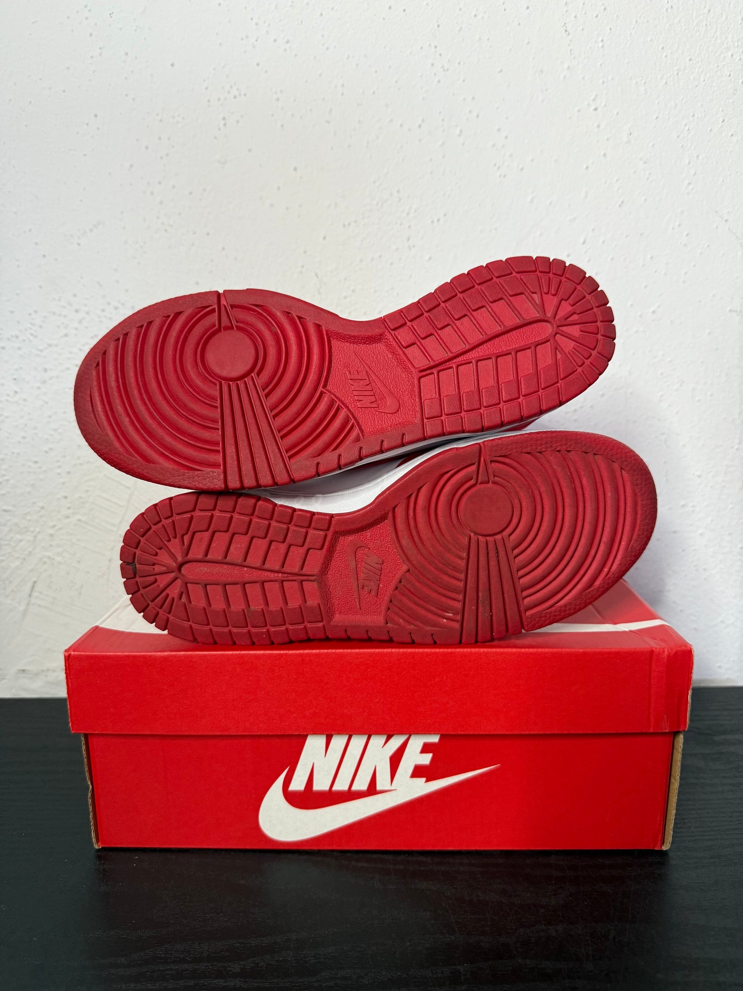 DUNK HIGH CHAMPIONSHIP RED (USED)