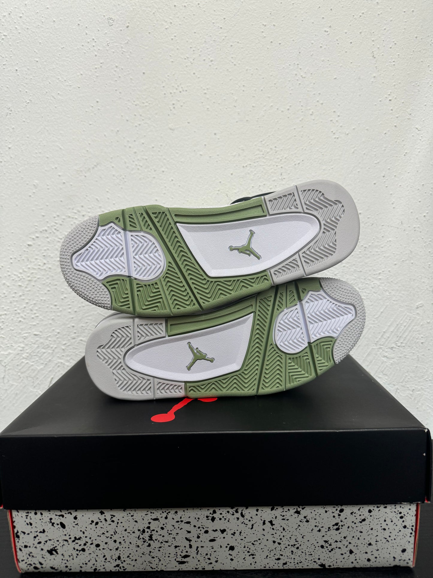 JORDAN 4 SEAFOAM