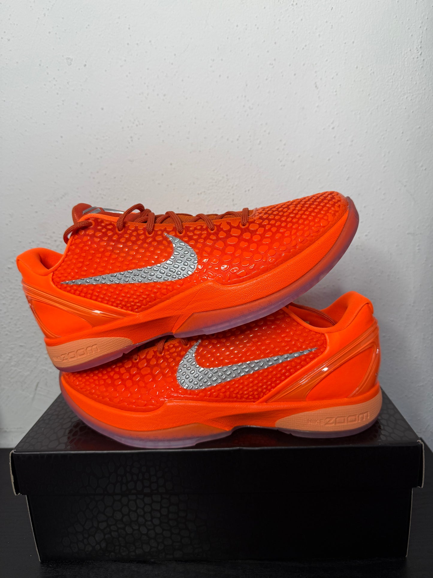 KOBE 6 TOTAL ORANGE