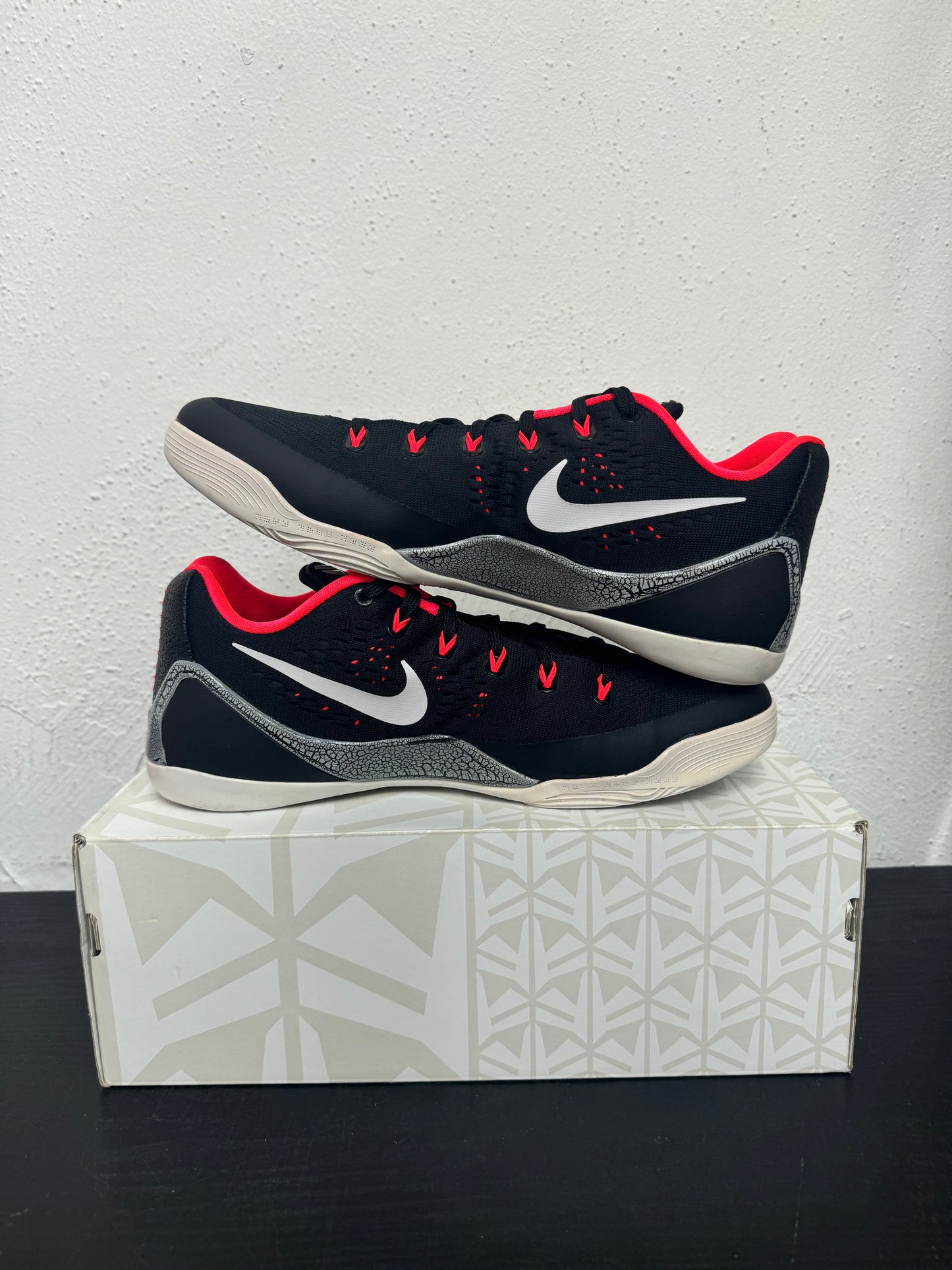NIKE KOBE 9 LOW LASER CRIMSON (USED)