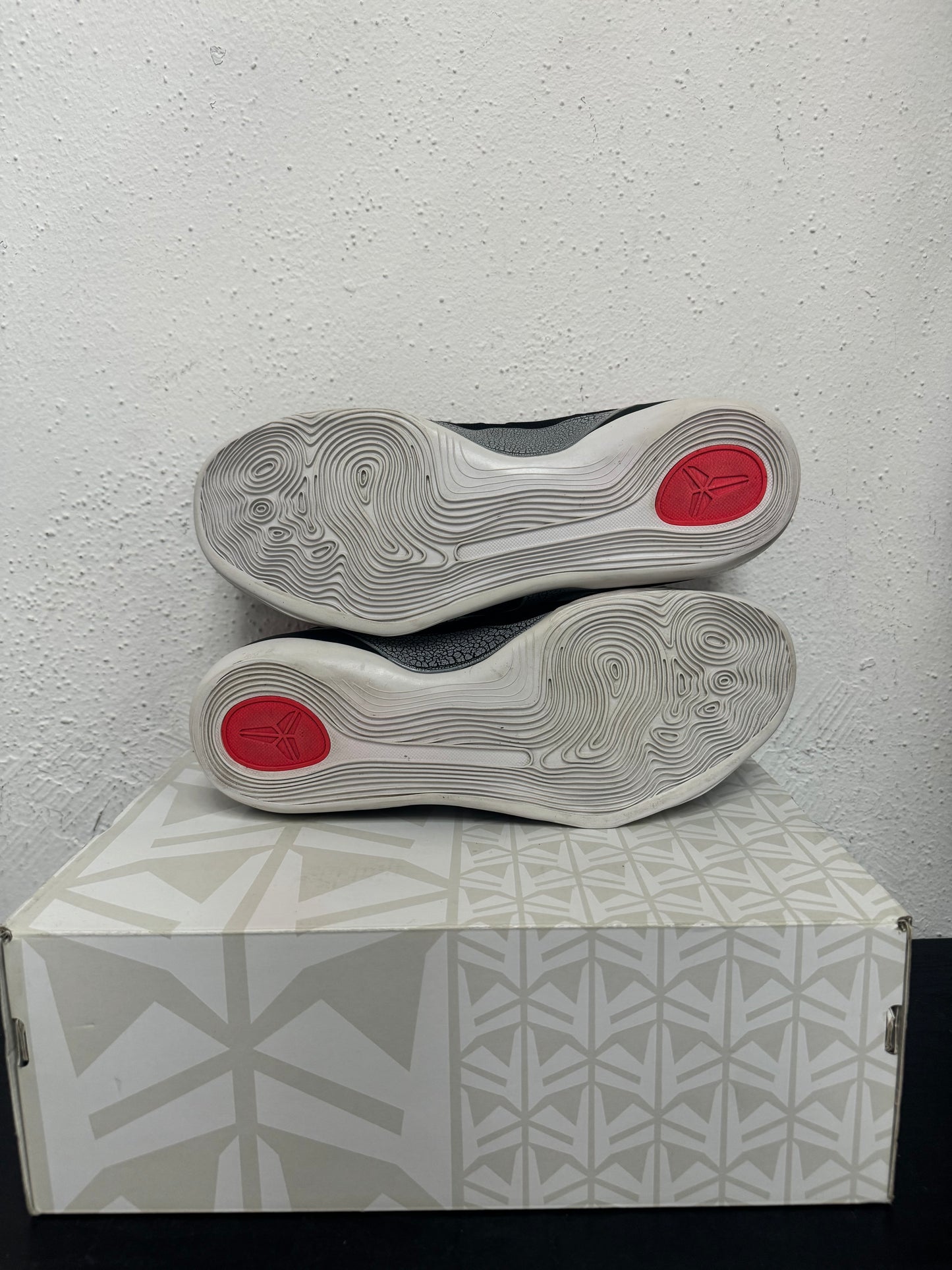 NIKE KOBE 9 LOW LASER CRIMSON (USED)