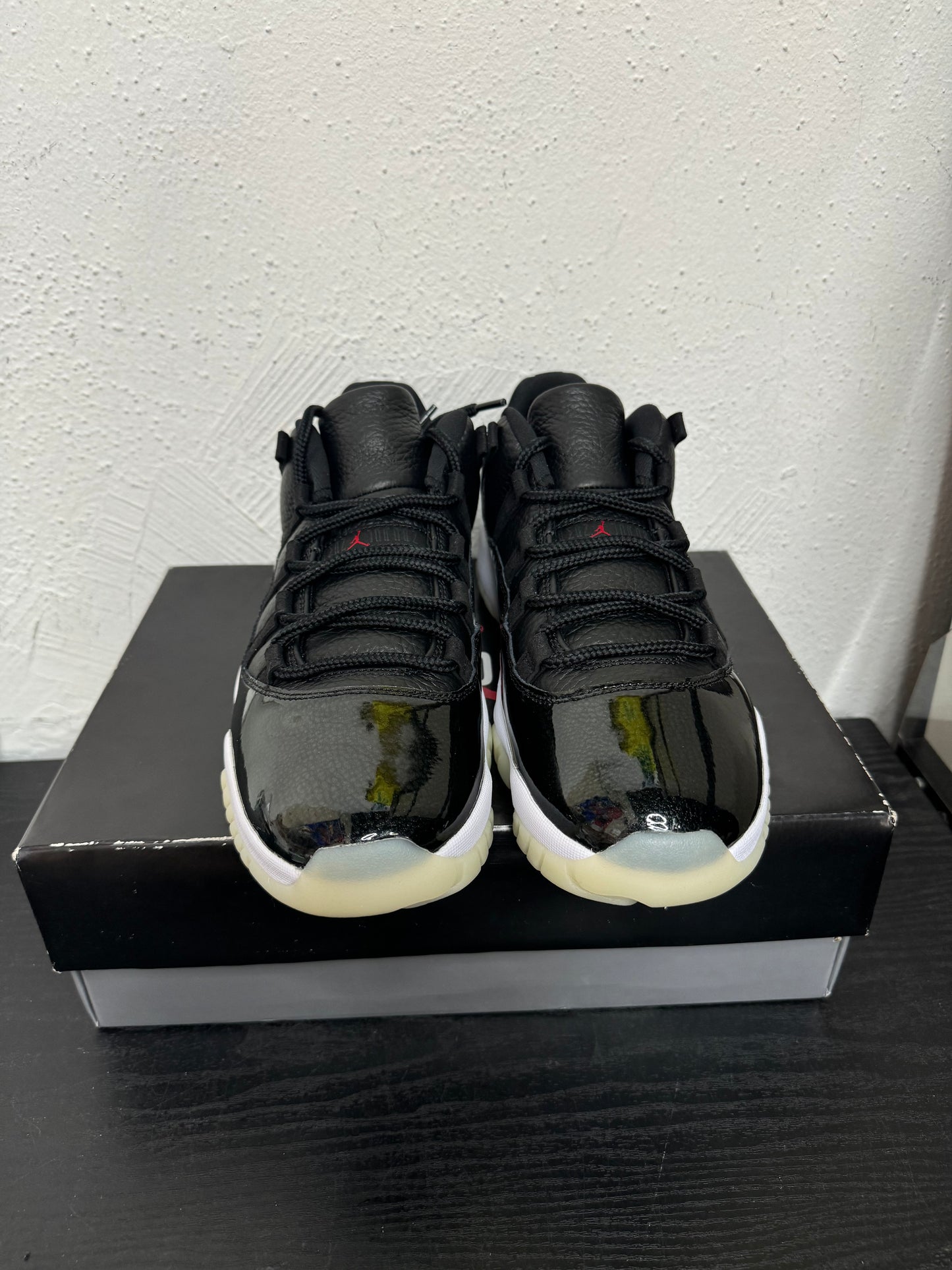 JORDAN 11 LOW 72-10
