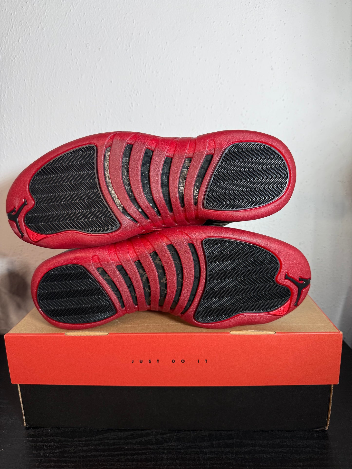 JORDAN 12 FLU GAME