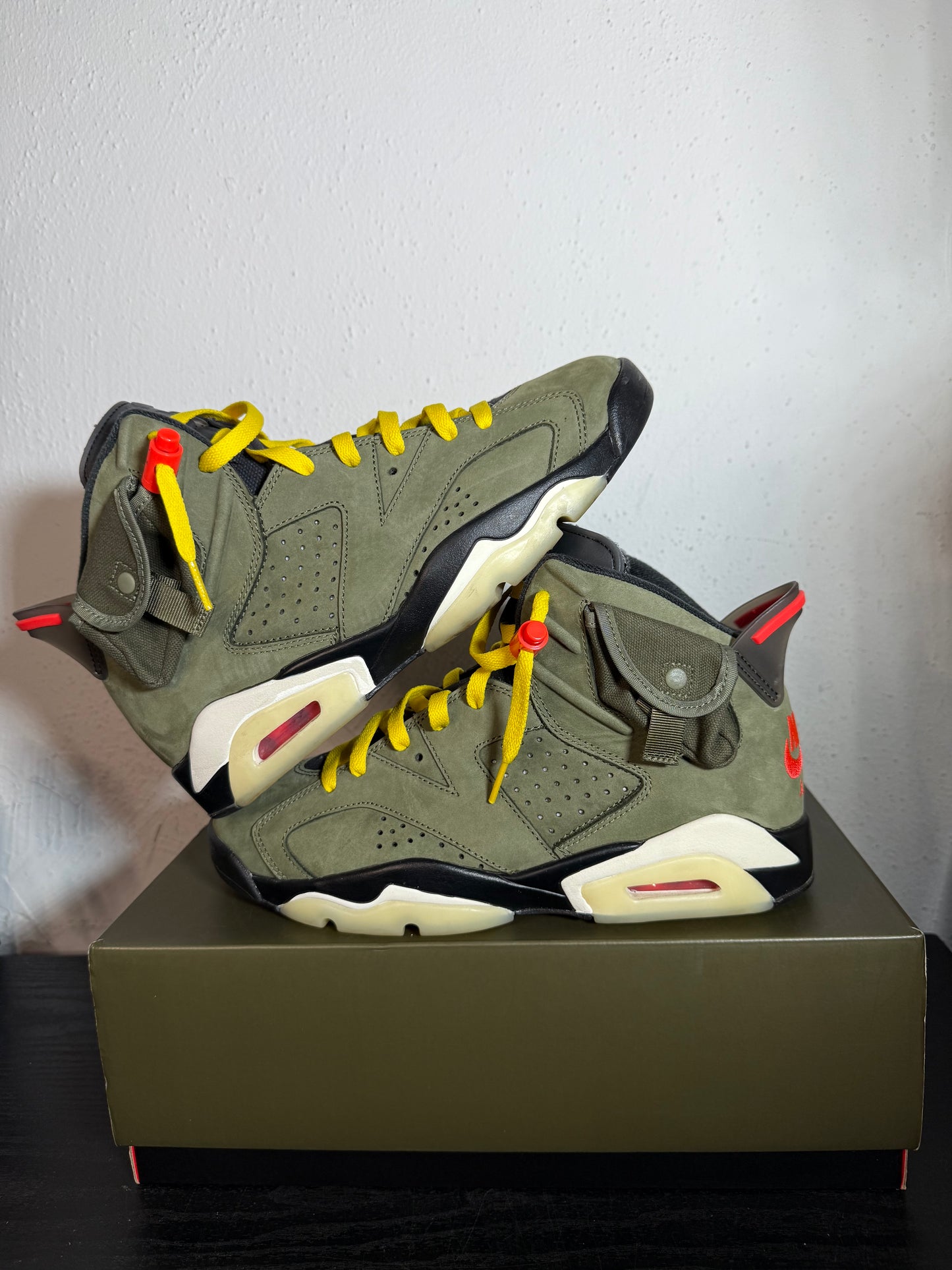 JORDAN 6 TRAVIS OLIVE (USED)