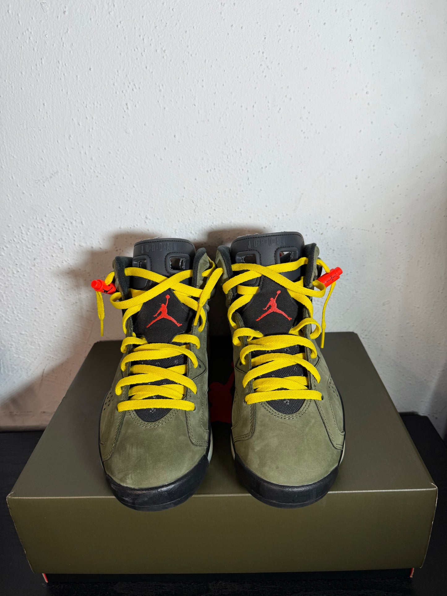 JORDAN 6 TRAVIS OLIVE (USED)