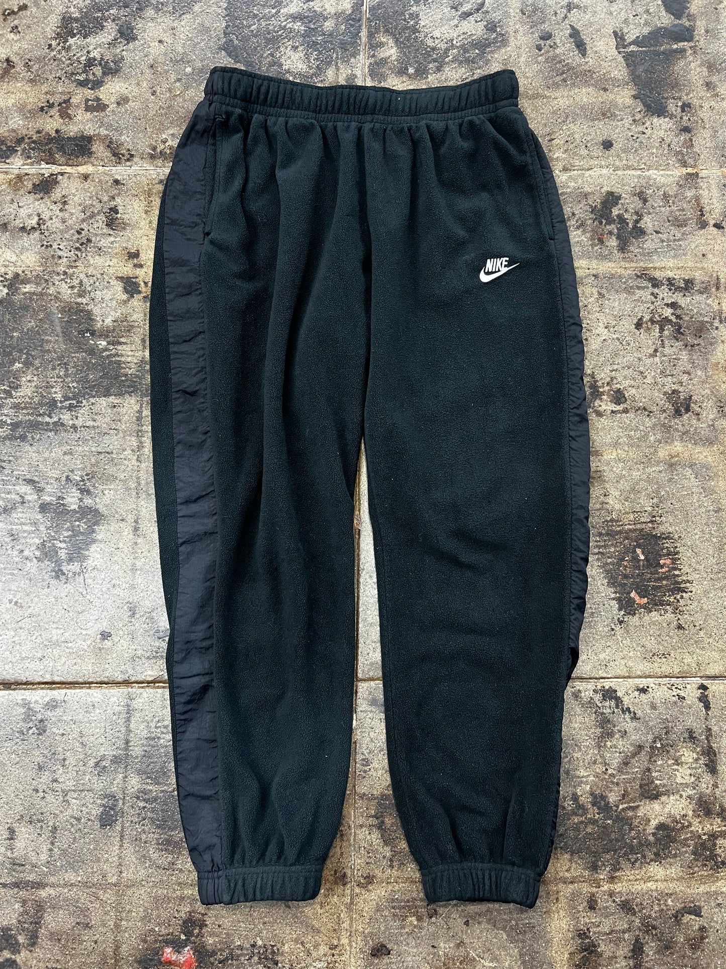 BLACK NIKE SWEAT PANTS