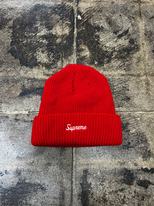 RED SUPREME LOOSE GAUGE BEANIE