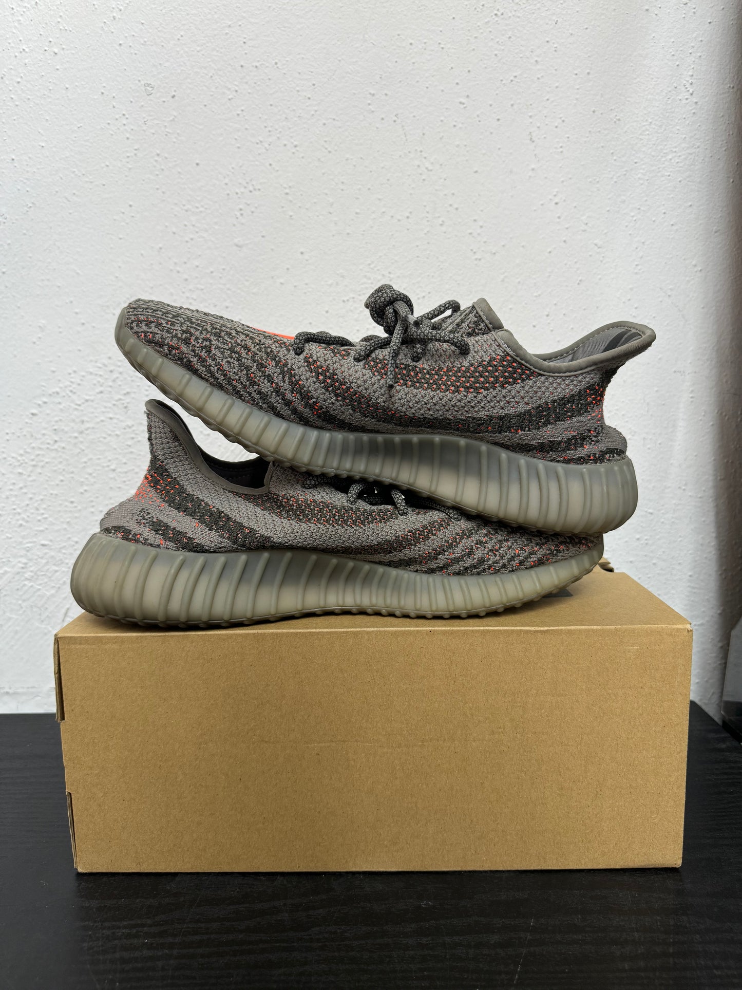 YEEZY 350 BELUGA REFLECTIVE (USED)