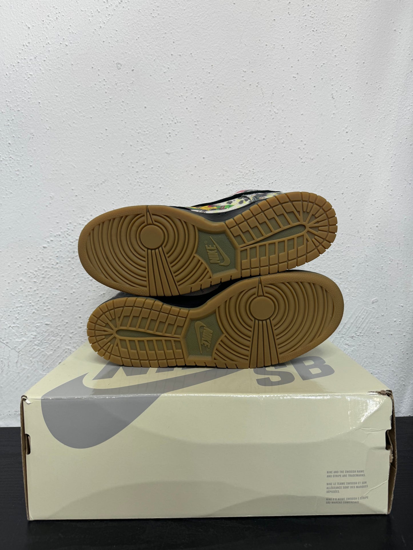 DUNK LOW SB SUPREME RAMMELLZEE (USED)