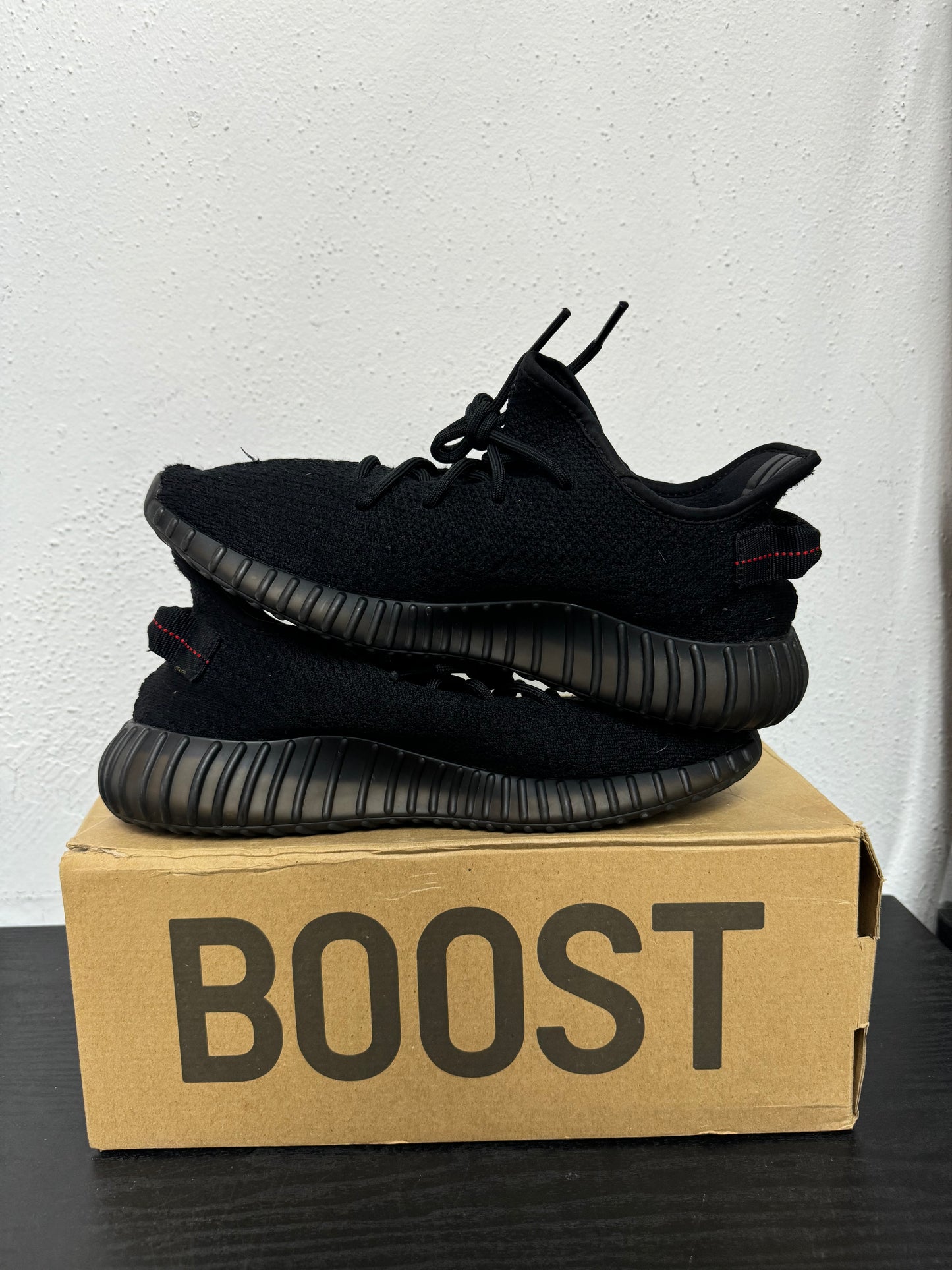 YEEZY 350 BRED (USED)