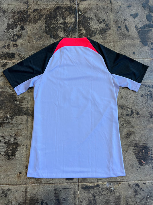 22-23 NIKE LIVERPOOL PREMATCH JERSEY