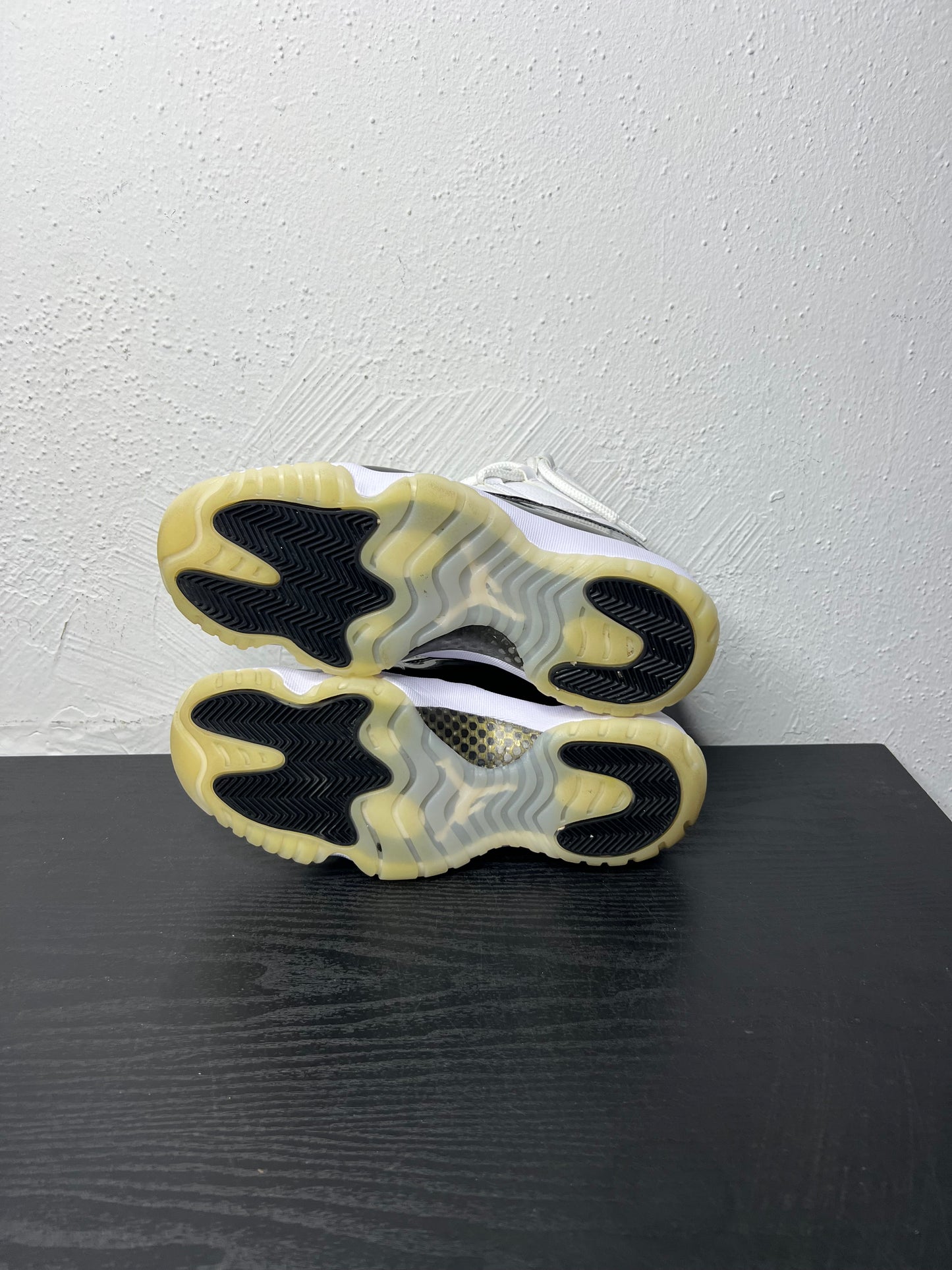 JORDAN 11 DMP GRATITUDE (USED)