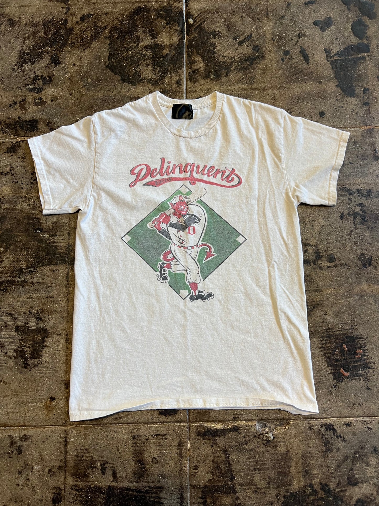 DELIONQUENT TEE
