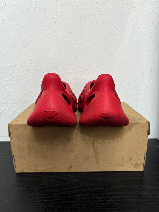 YZY FOAM RUNNER VERMILLION (USED)