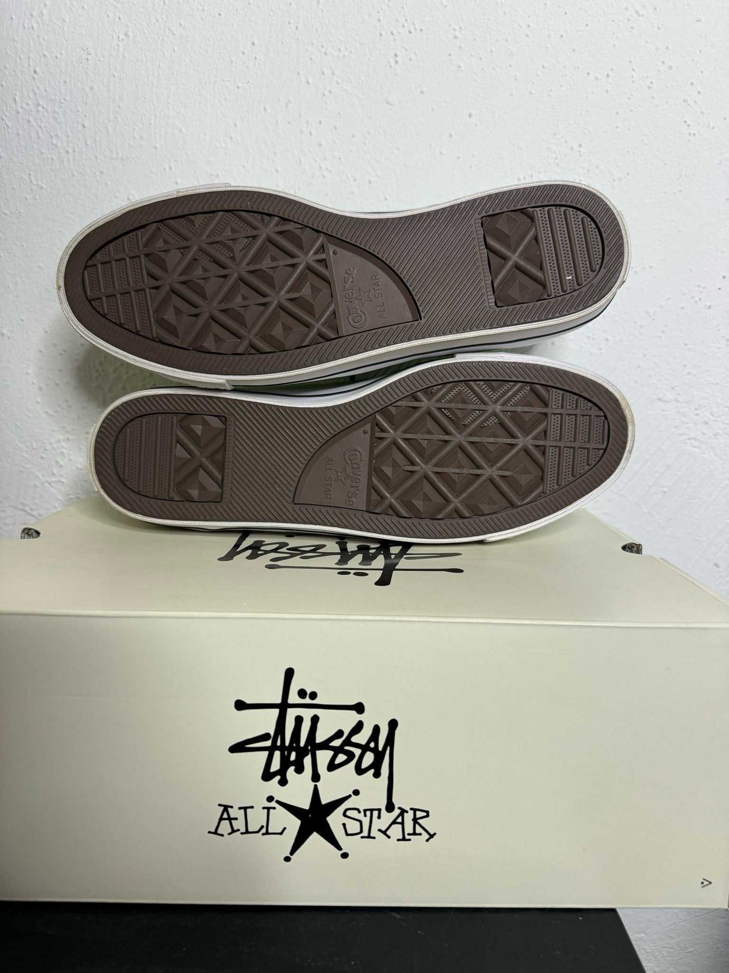 STUSSY CONVERSE 8 BALL