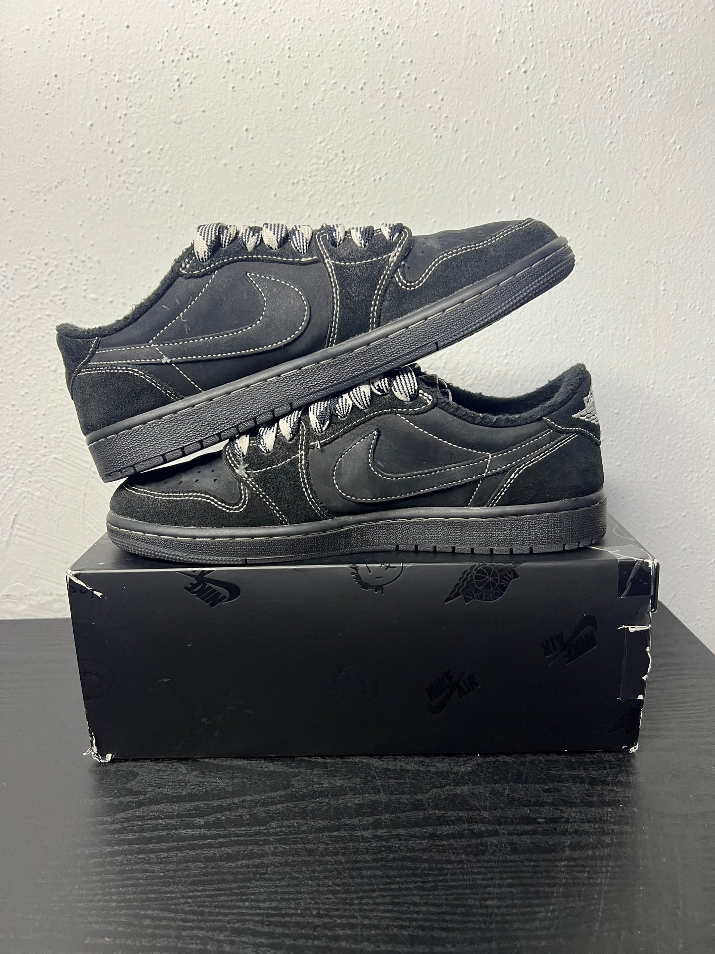 JORDAN 1 LOW TRAVIS PHANTOM (USED)