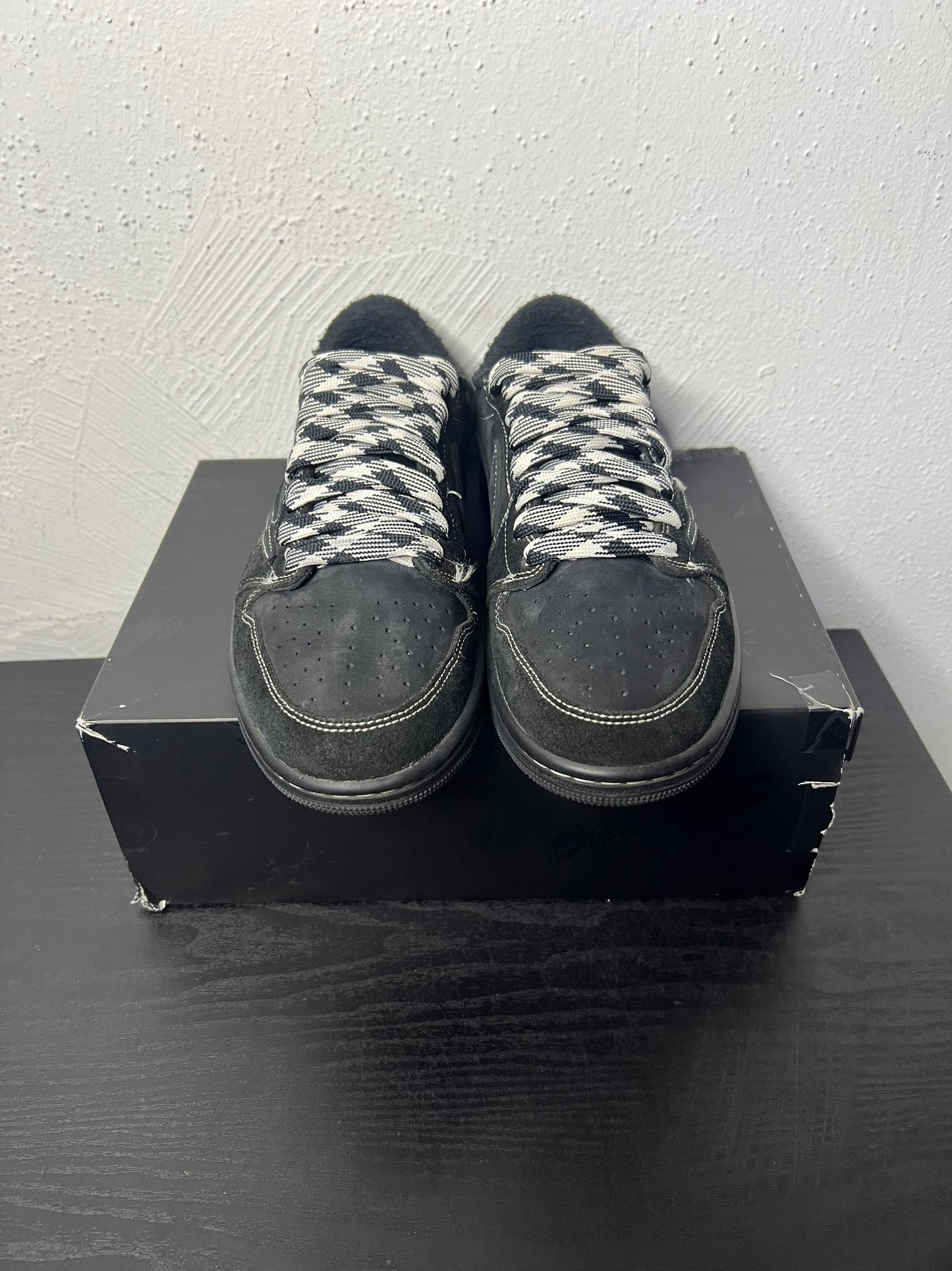 JORDAN 1 LOW TRAVIS PHANTOM (USED)