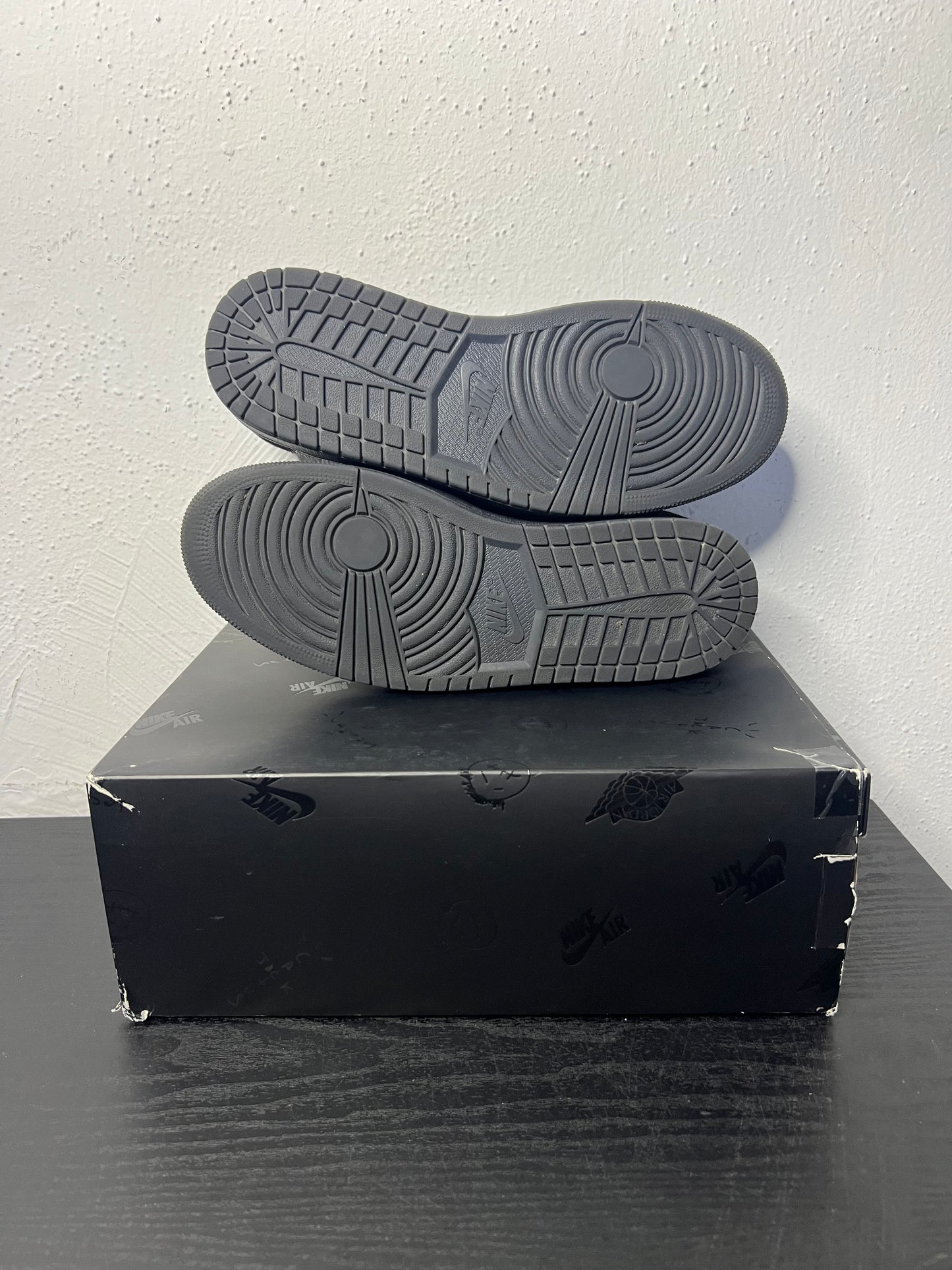 JORDAN 1 LOW TRAVIS PHANTOM (USED)