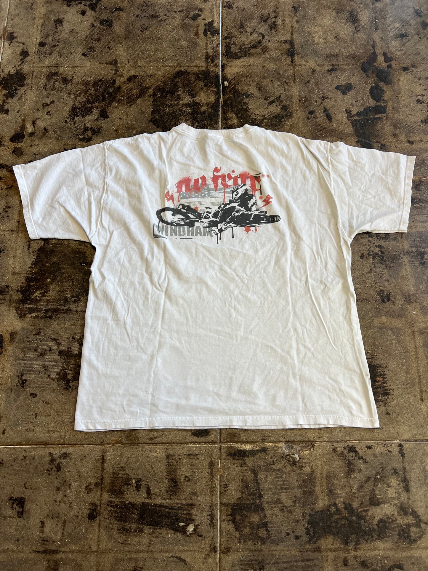 WHITE NO FEAR TEE