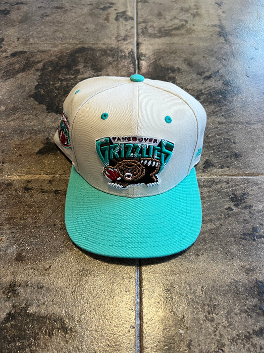 VANCOUVER GRILZZLIES FITTED HAT