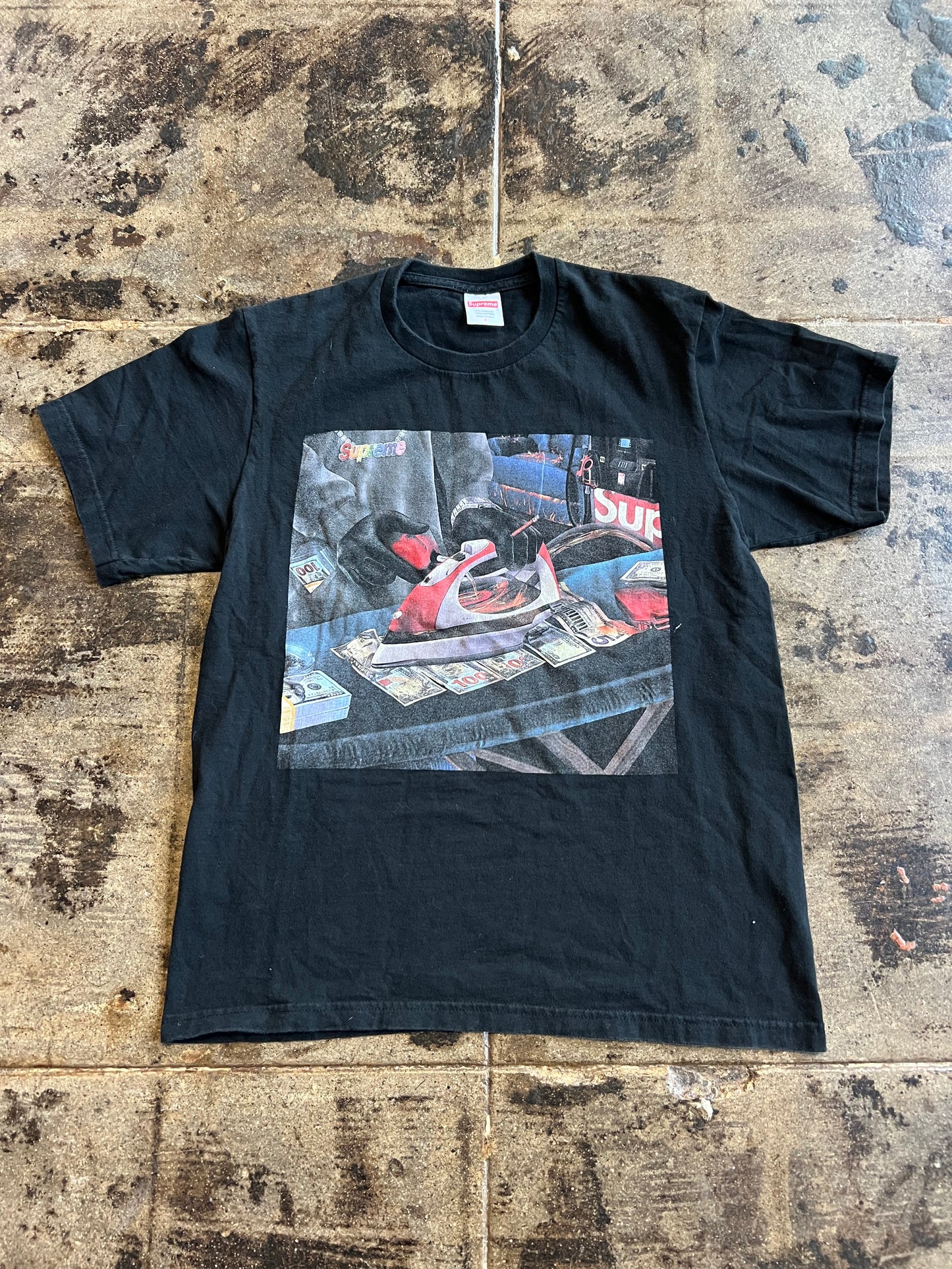 SUPREME GAS TEE