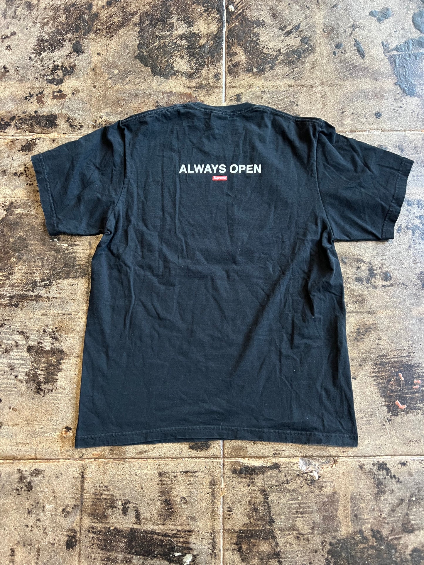 SUPREME GAS TEE