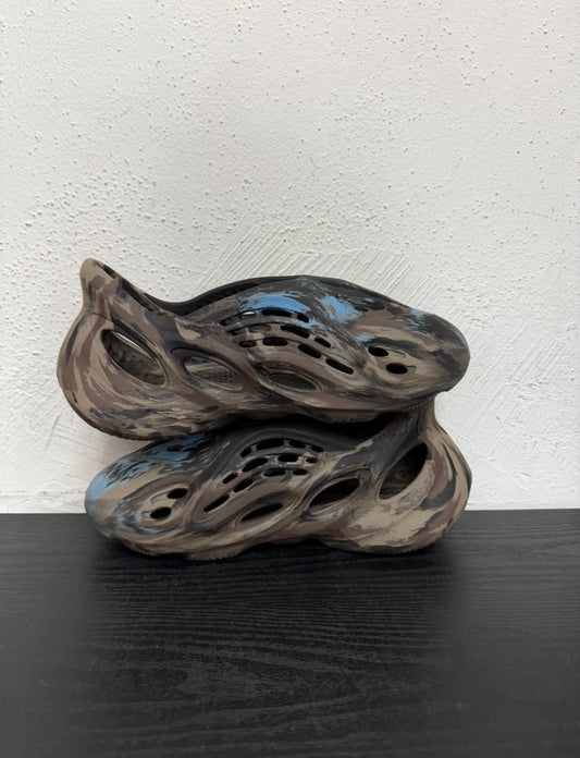 YEEZY FOAM RUNNER MX CINDER (USED, NB)