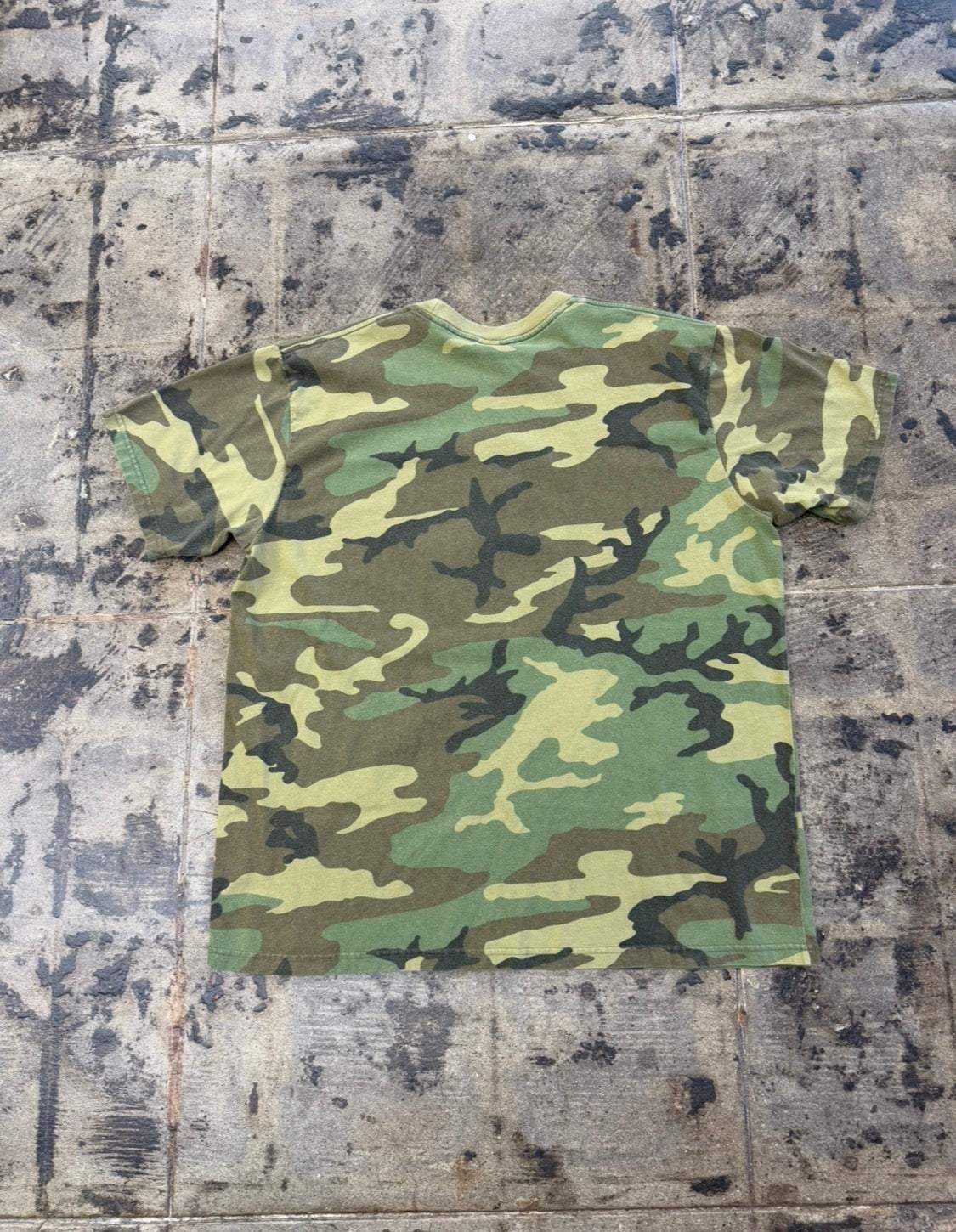 SUPREME CAMO TIRE TEE