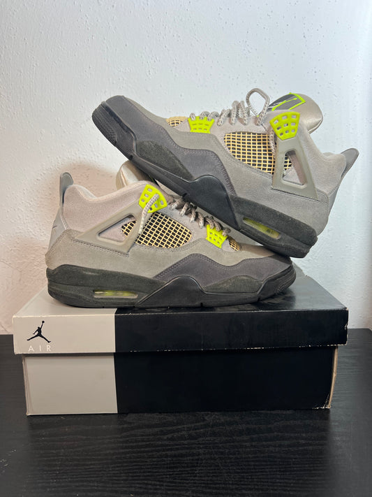 JORDAN 4 SE NEON (USED)