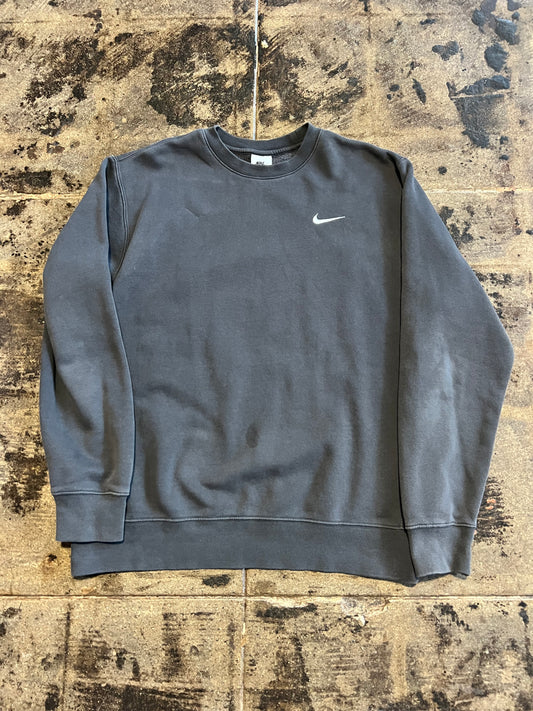 GREY NIKE CREWNECK