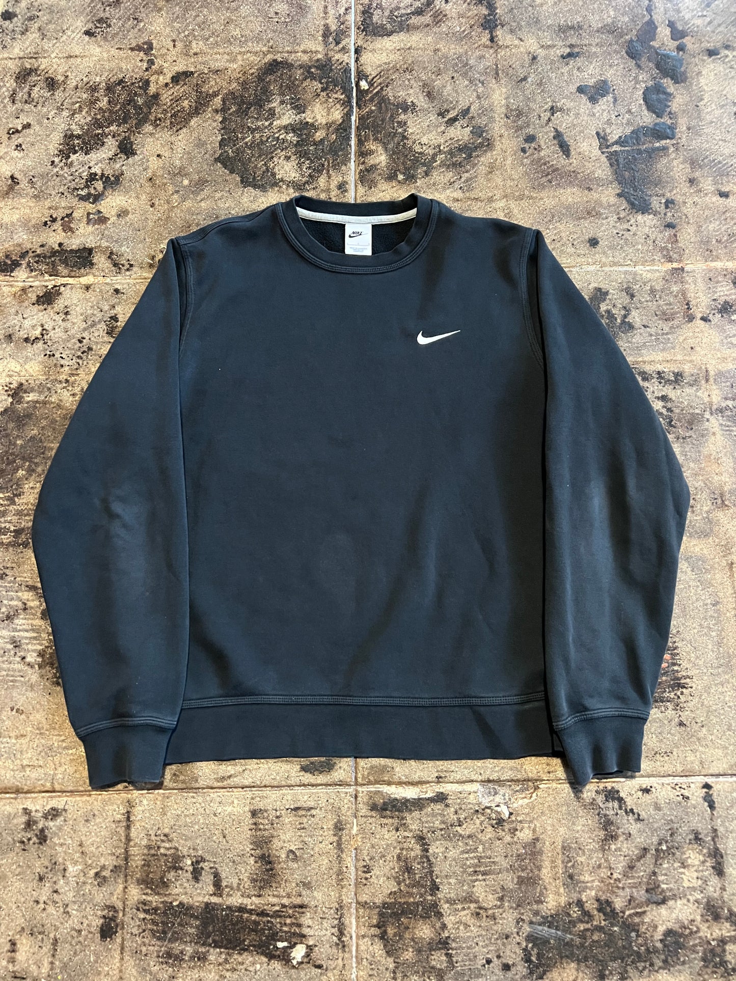 BLACK NIKE CREWNECK