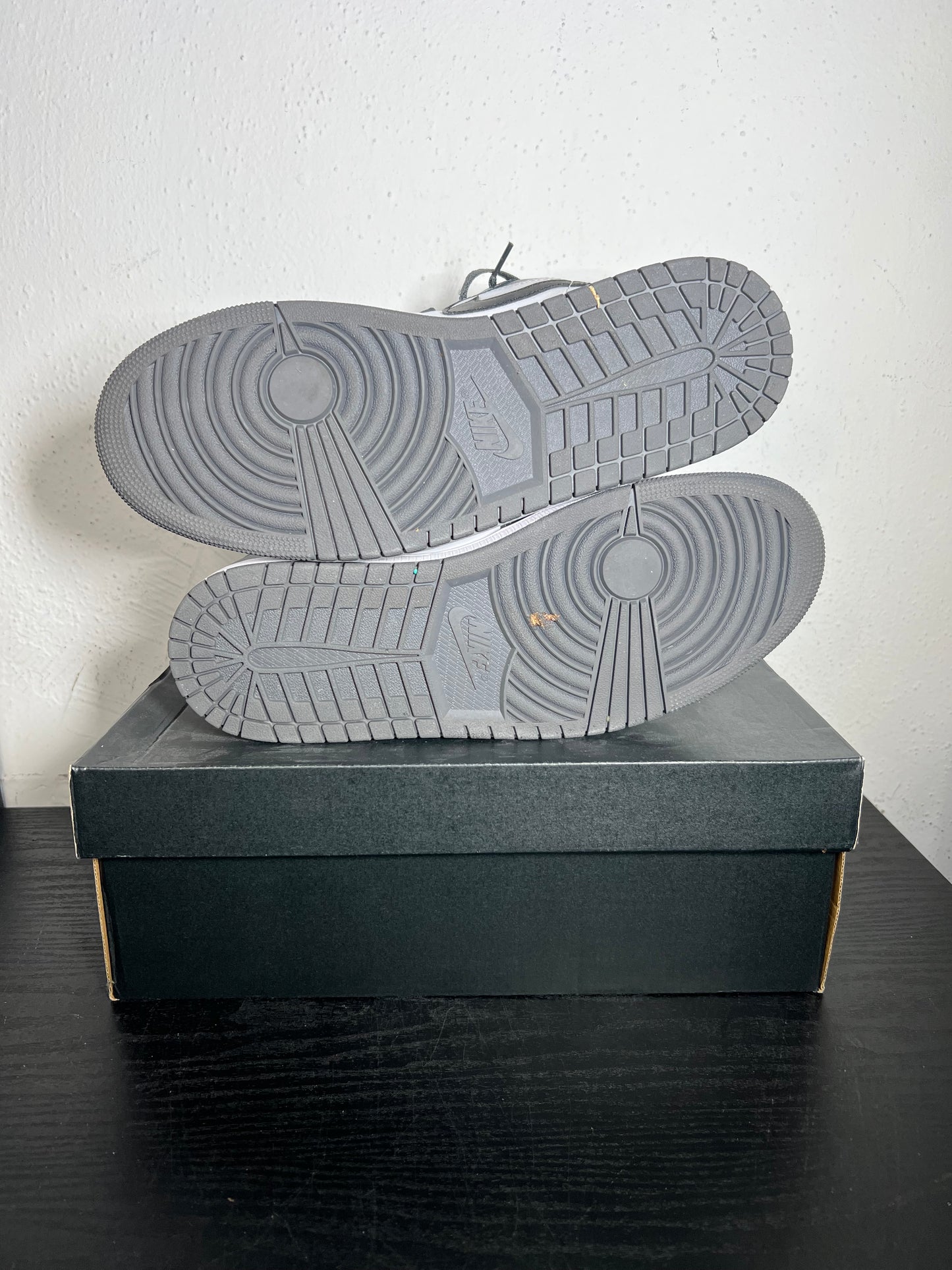JORDAN 1 LOW IRON GREY (USED)