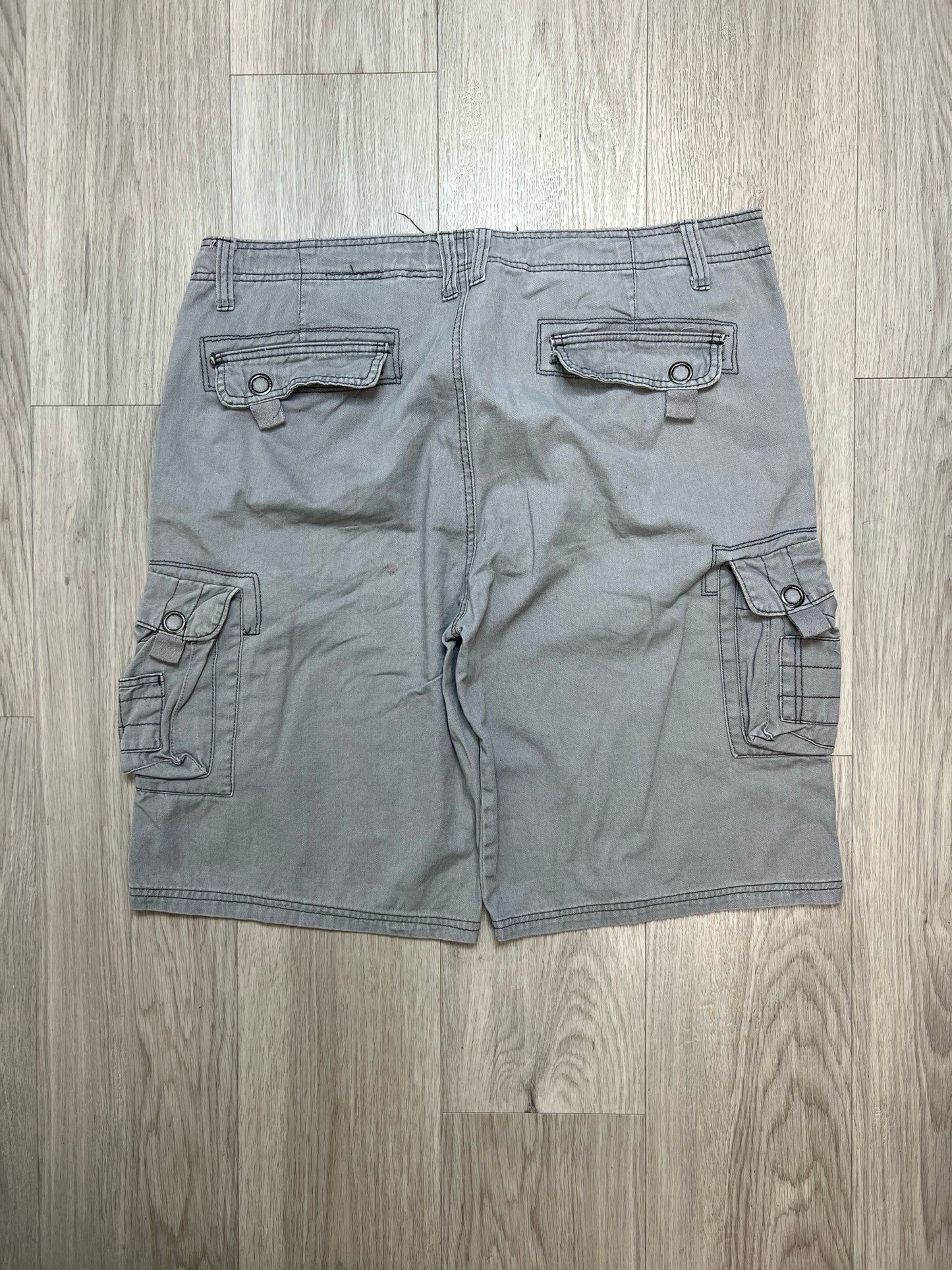 ECKO UNLTD CARGO SHORTS SZ: 38'