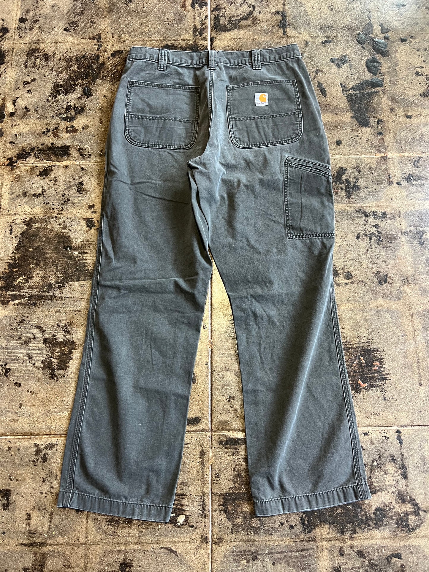 GREY CARHARTT PANTSS