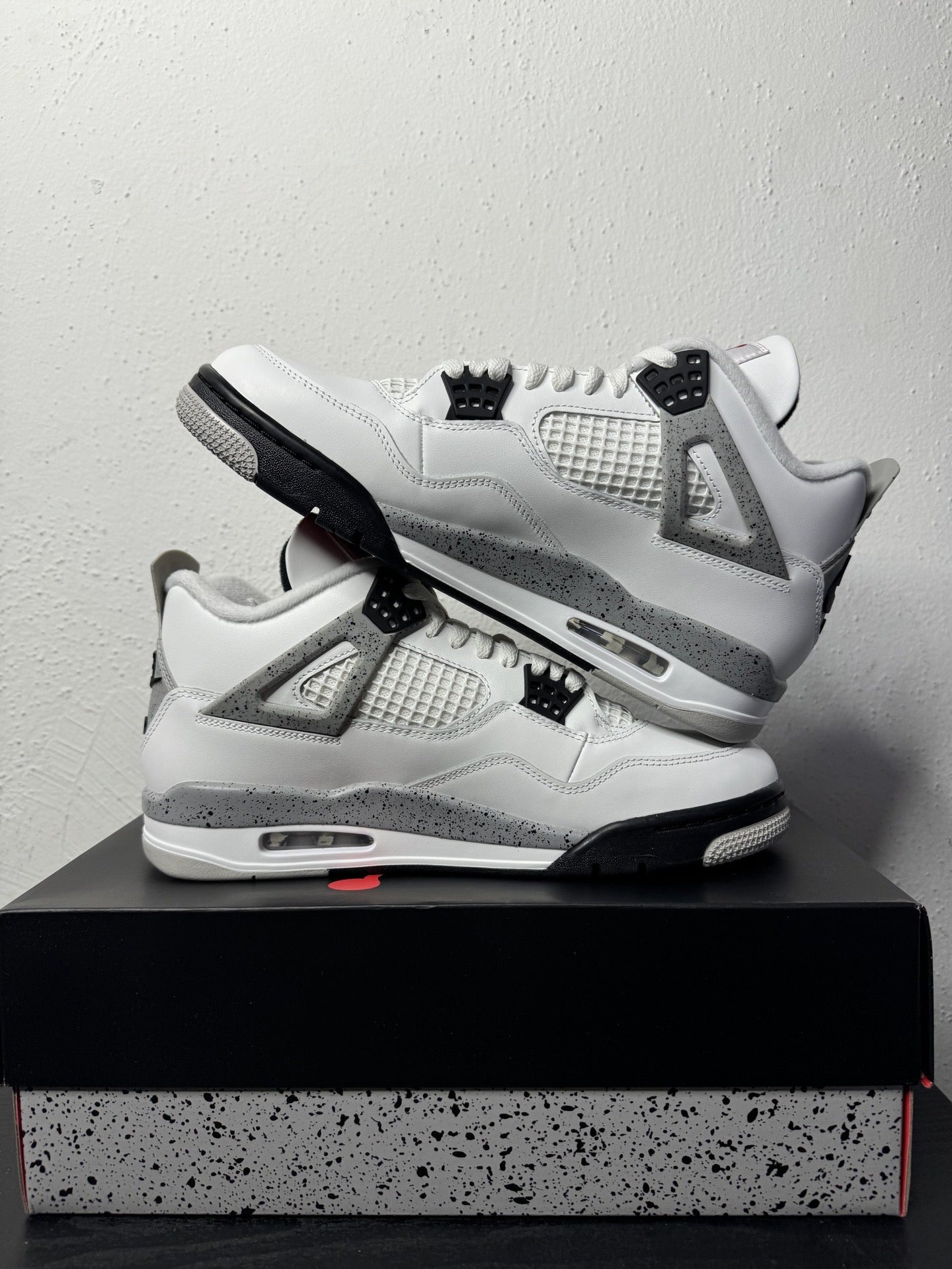JORDAN 4 WHITE CEMENT (2025)
