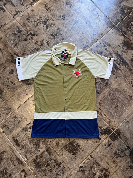 CHICAGO BULLS BUTTON UP