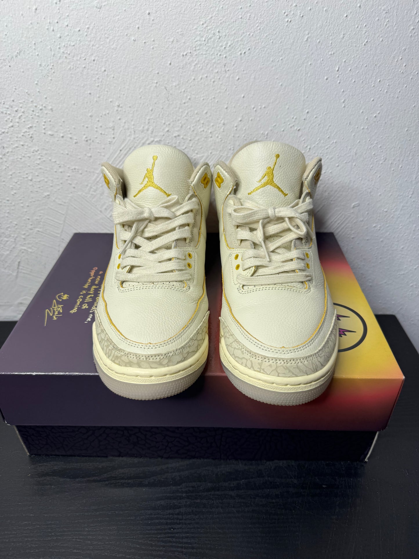 JORDAN 3 J BALVIN MEDELLIN SUNSET (USED)