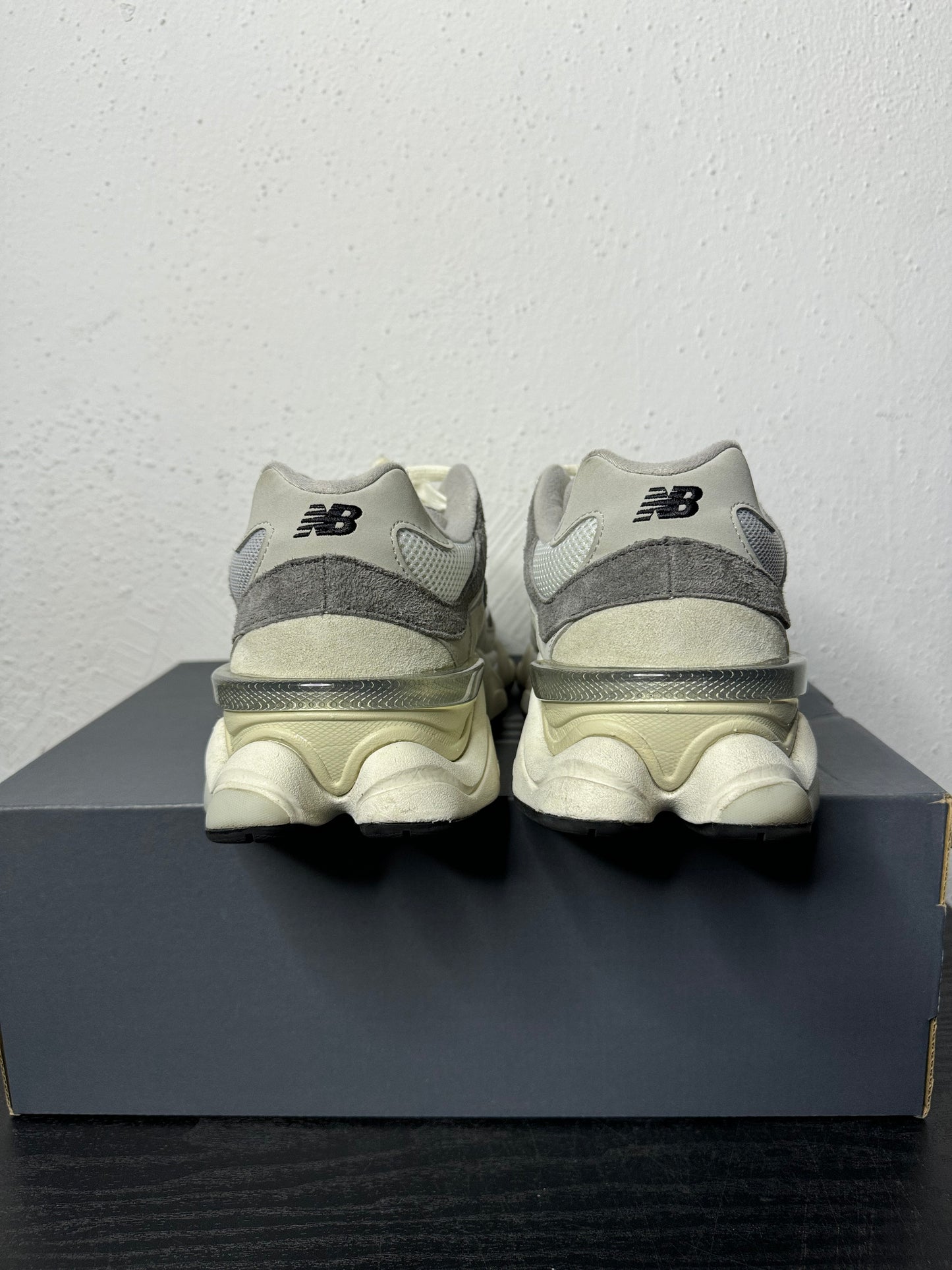 NEW BALANCE 9060 RAIN CLOUD (USED)
