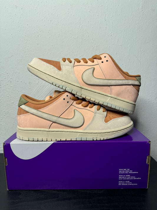 DUNK LOW SB TROCADERO GARDEN