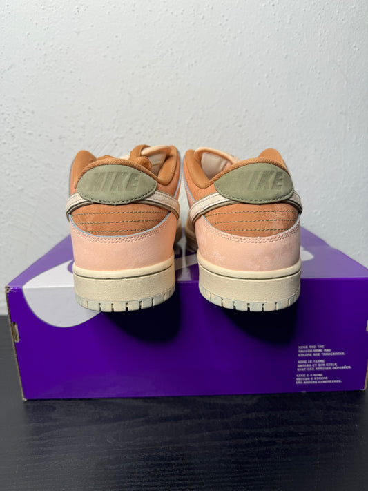 DUNK LOW SB TROCADERO GARDEN