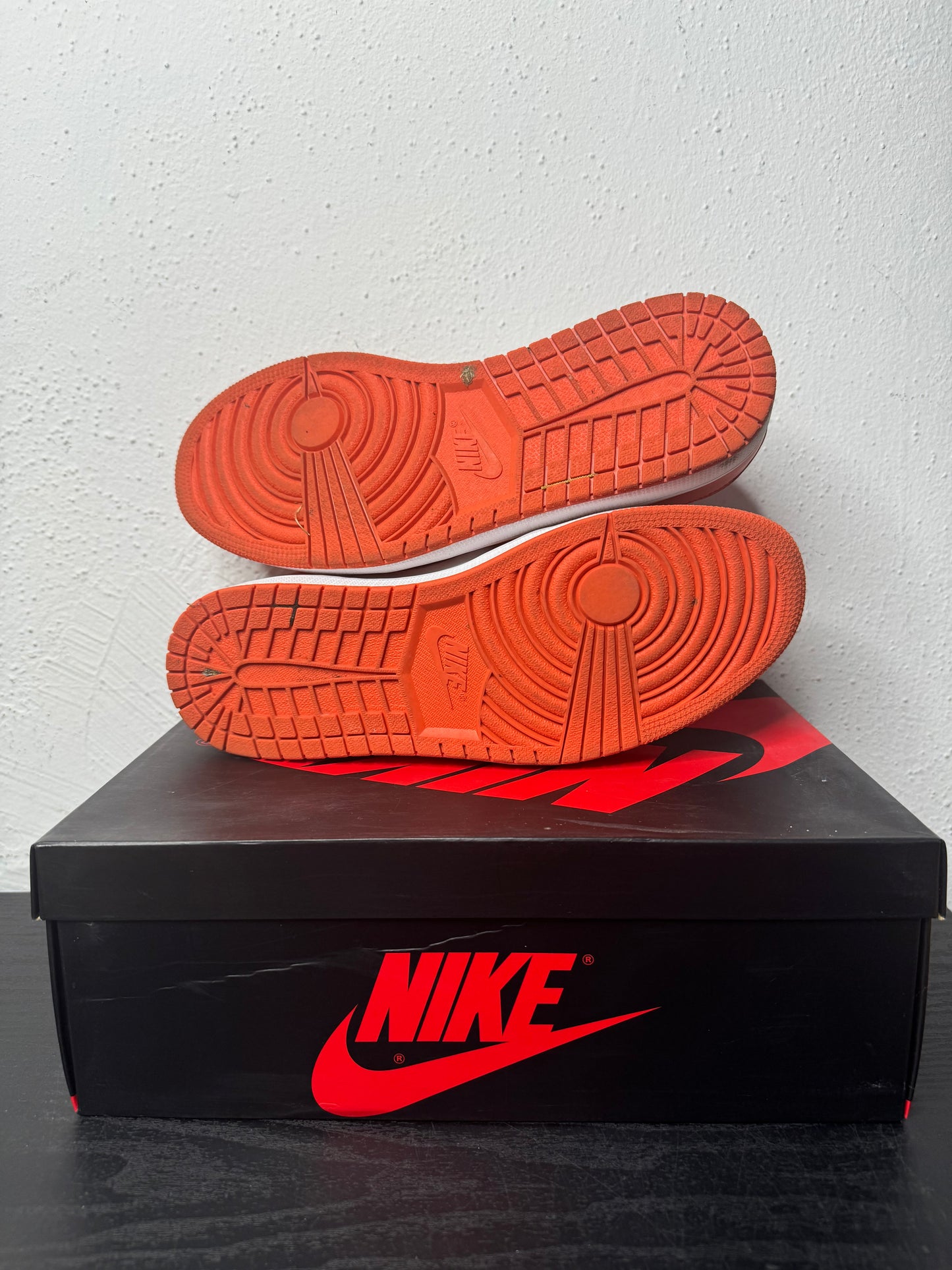 JORDAN 1 LOW STARFISH (USED)