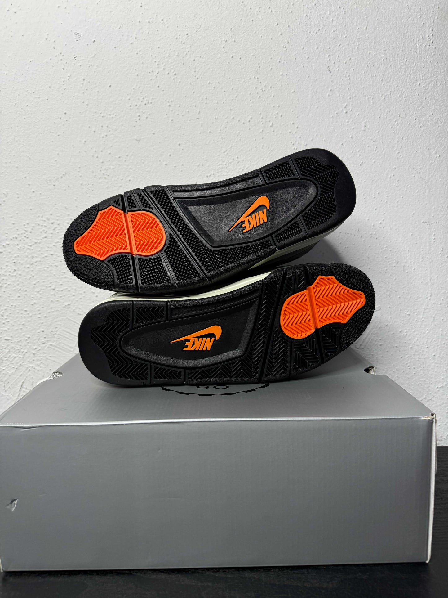 JORDAN 4 UNDEFEATED (2025)