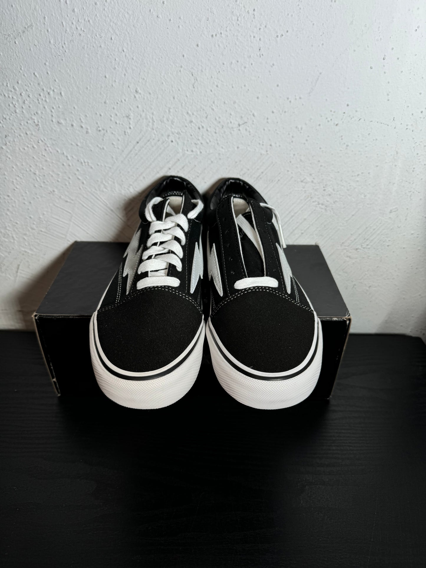 REVENGE STORM BOLT BLACK