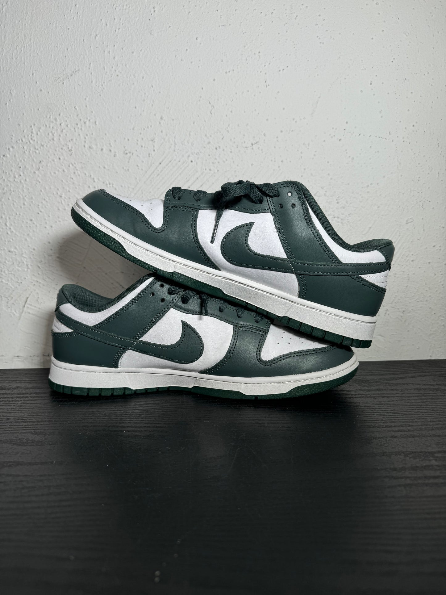 DUNK LOW VINTAGE GREEN (USED) (NO BOX)