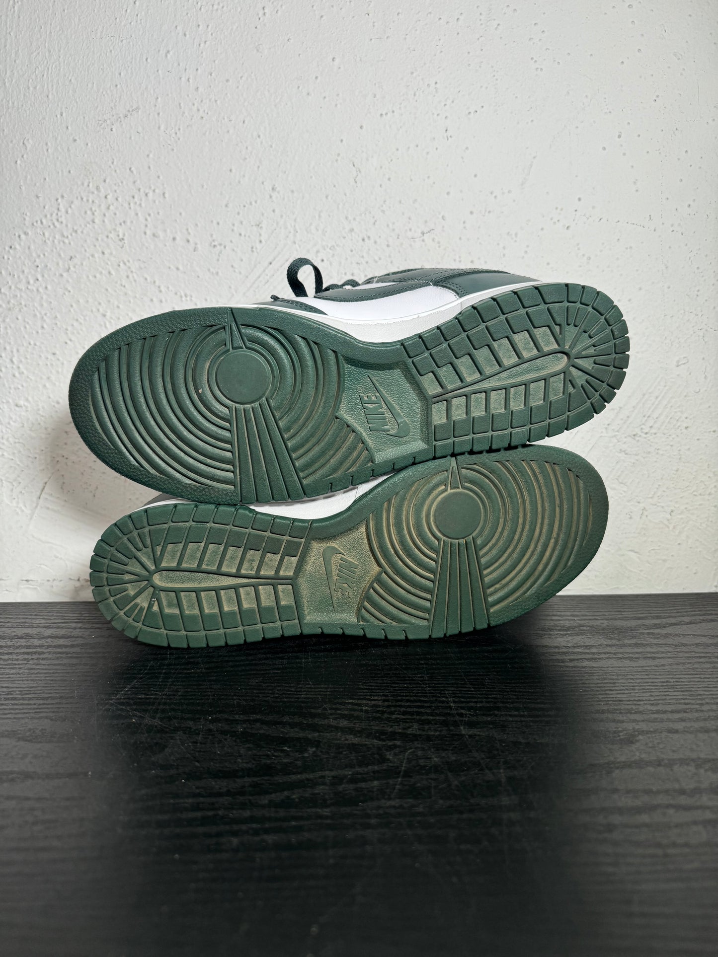 DUNK LOW VINTAGE GREEN (USED) (NO BOX)