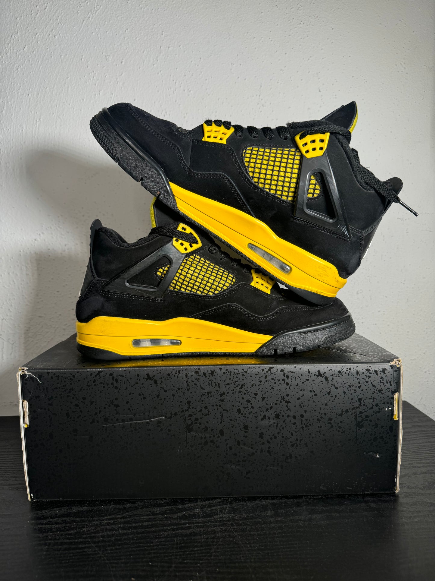 JORDAN 4 YELLOW THUNDER (USED