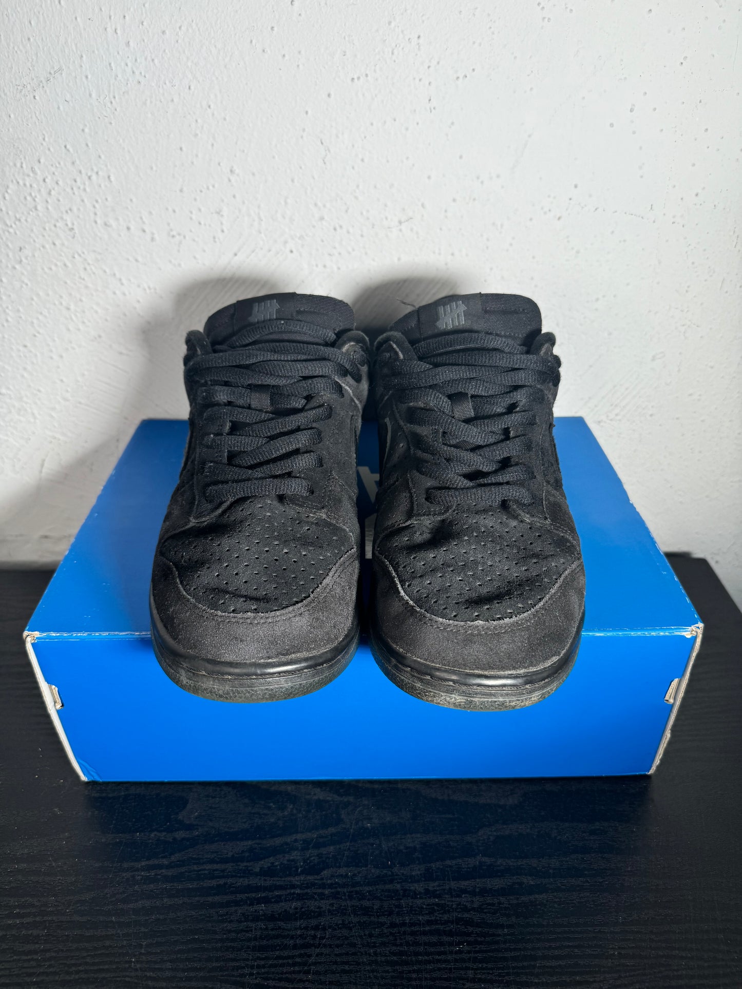 DUNK LOW UNDEFEATED 5 ON IT (USED