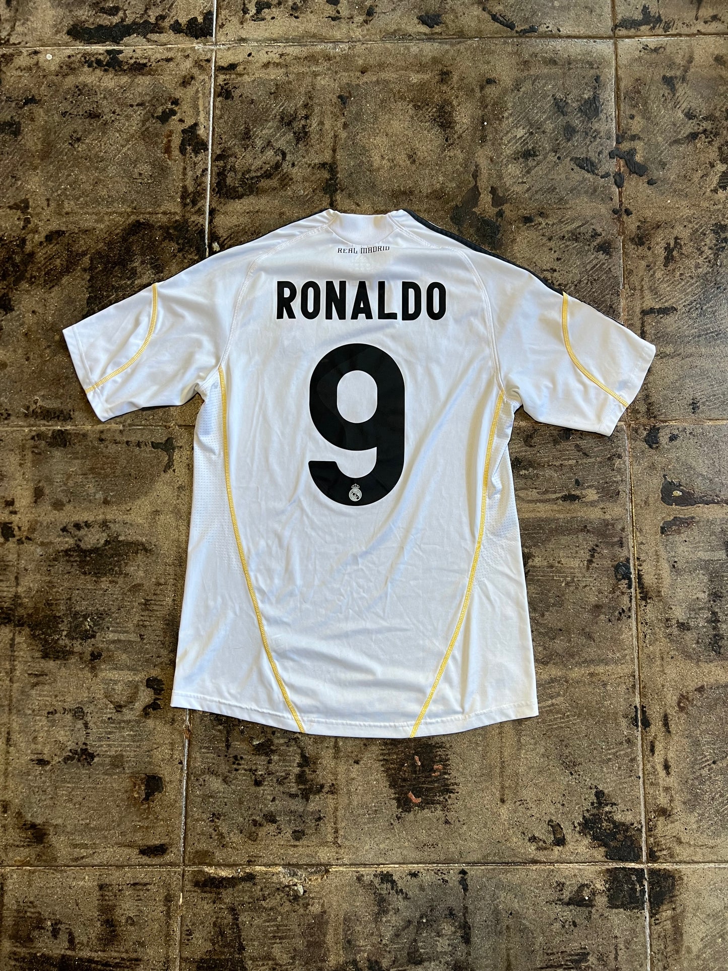 ADIDAS 09-10 REAL MADRID RONALDO JERSEY