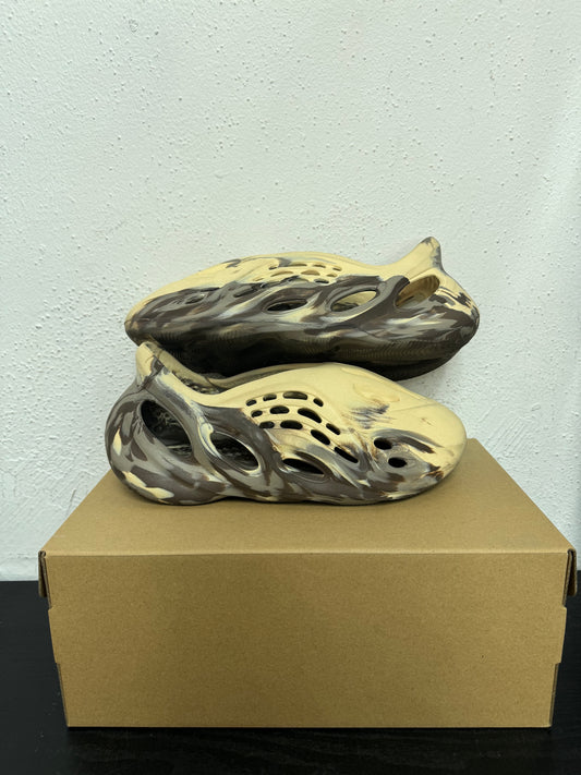 YEEZY FOAM RUNNER MX CREAM CLAY (USED)